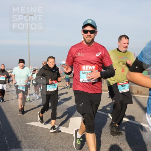 03.10.2025 - Köhlbrandbrückenlauf Yannick Fuchs http://msf.ph/oto/9177112 03.10.2025 08:47:57 Position 2 21, 2, 2122, 1665, 3126 meine-sportfotos.de