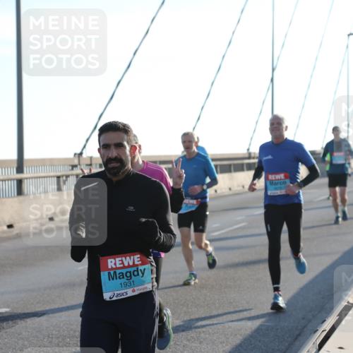 03.10.2025 - Köhlbrandbrückenlauf Yannick Fuchs http://msf.ph/oto/9177120 03.10.2025 08:27:16 Position 1 1931 meine-sportfotos.de