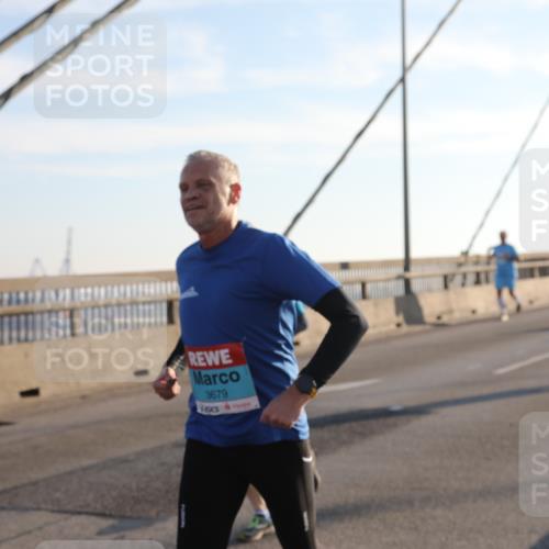 03.10.2025 - Köhlbrandbrückenlauf Yannick Fuchs http://msf.ph/oto/9177147 03.10.2025 08:27:18 Position 1 3679 meine-sportfotos.de
