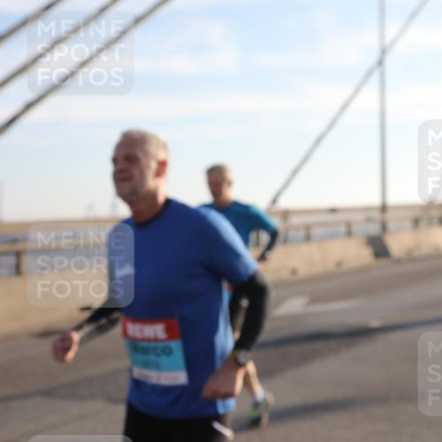 03.10.2025 - Köhlbrandbrückenlauf Yannick Fuchs http://msf.ph/oto/9177150 03.10.2025 08:27:18 Position 1  meine-sportfotos.de