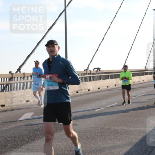 03.10.2025 - Köhlbrandbrückenlauf Yannick Fuchs http://msf.ph/oto/9177174 03.10.2025 08:27:21 Position 1 3228 meine-sportfotos.de