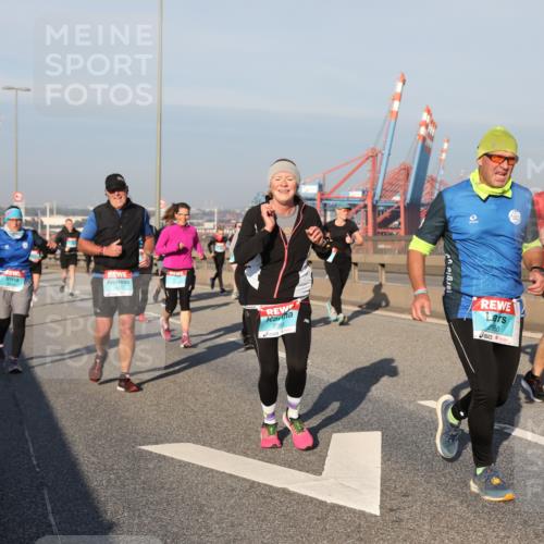 03.10.2025 - Köhlbrandbrückenlauf Yannick Fuchs http://msf.ph/oto/9177181 03.10.2025 08:48:07 Position 2 2098, 2956, 2165 meine-sportfotos.de