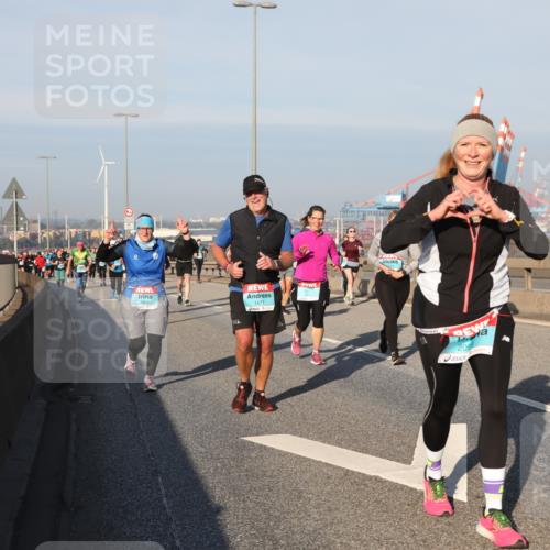 03.10.2025 - Köhlbrandbrückenlauf Yannick Fuchs http://msf.ph/oto/9177191 03.10.2025 08:48:08 Position 2 2954, 1471, 20 meine-sportfotos.de