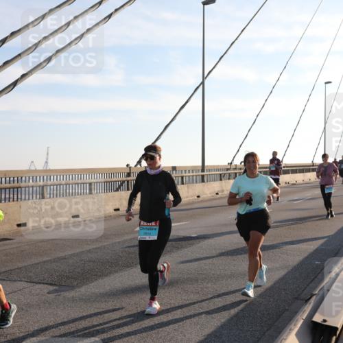 03.10.2025 - Köhlbrandbrückenlauf Yannick Fuchs http://msf.ph/oto/9177207 03.10.2025 08:27:24 Position 1 2814 meine-sportfotos.de