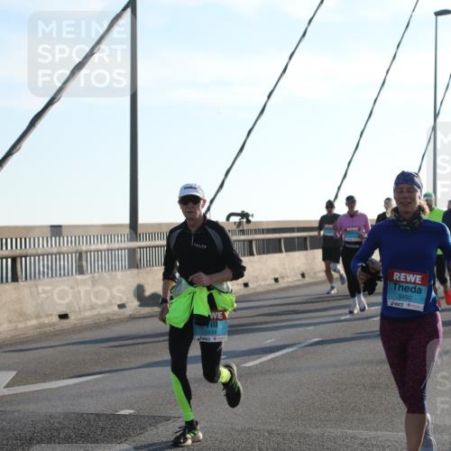 03.10.2025 - Köhlbrandbrückenlauf Yannick Fuchs http://msf.ph/oto/9177270 03.10.2025 08:27:35 Position 1 3434, 3492 meine-sportfotos.de