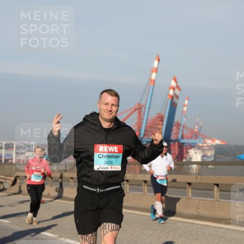 03.10.2025 - Köhlbrandbrückenlauf Yannick Fuchs http://msf.ph/oto/9177271 03.10.2025 08:48:15 Position 2 3473 meine-sportfotos.de