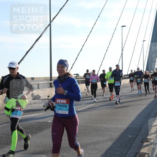 03.10.2025 - Köhlbrandbrückenlauf Yannick Fuchs http://msf.ph/oto/9177283 03.10.2025 08:27:36 Position 1 3434, 3492 meine-sportfotos.de