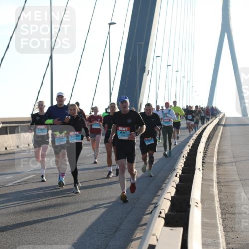 03.10.2025 - Köhlbrandbrückenlauf Yannick Fuchs http://msf.ph/oto/9177303 03.10.2025 08:27:37 Position 1 1364, 1369 meine-sportfotos.de