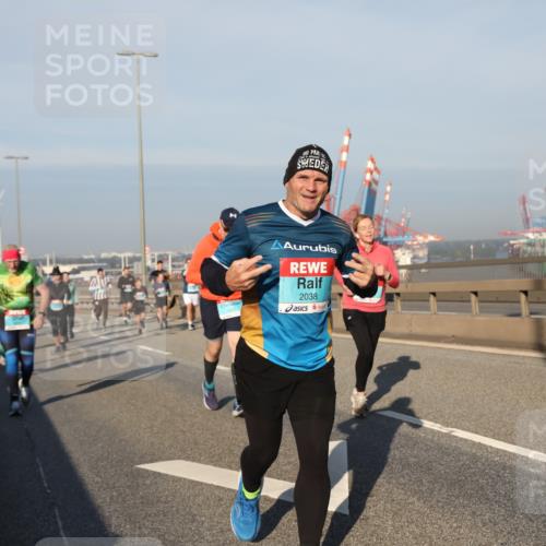 03.10.2025 - Köhlbrandbrückenlauf Yannick Fuchs http://msf.ph/oto/9177304 03.10.2025 08:48:18 Position 2 2038 meine-sportfotos.de