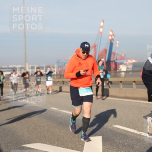 03.10.2025 - Köhlbrandbrückenlauf Yannick Fuchs http://msf.ph/oto/9177312 03.10.2025 08:48:19 Position 2  meine-sportfotos.de