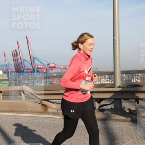 03.10.2025 - Köhlbrandbrückenlauf Yannick Fuchs http://msf.ph/oto/9177320 03.10.2025 08:48:20 Position 2 18 meine-sportfotos.de