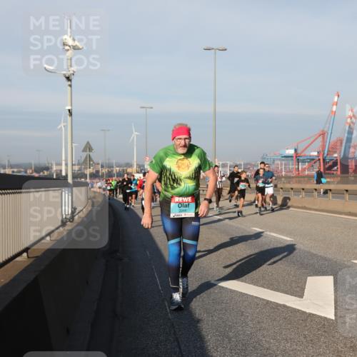 03.10.2025 - Köhlbrandbrückenlauf Yannick Fuchs http://msf.ph/oto/9177329 03.10.2025 08:48:21 Position 2 3348 meine-sportfotos.de