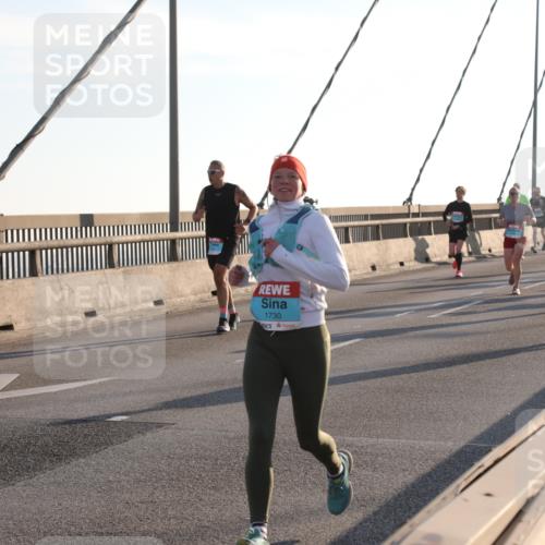 03.10.2025 - Köhlbrandbrückenlauf Yannick Fuchs http://msf.ph/oto/9177341 03.10.2025 08:27:44 Position 1 1730 meine-sportfotos.de