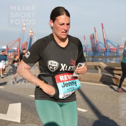 03.10.2025 - Köhlbrandbrückenlauf Yannick Fuchs http://msf.ph/oto/9177350 03.10.2025 08:48:23 Position 2 1773 meine-sportfotos.de