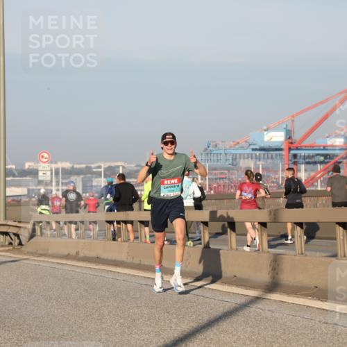 03.10.2025 - Köhlbrandbrückenlauf Yannick Fuchs http://msf.ph/oto/9177372 03.10.2025 08:27:53 Position 1  meine-sportfotos.de