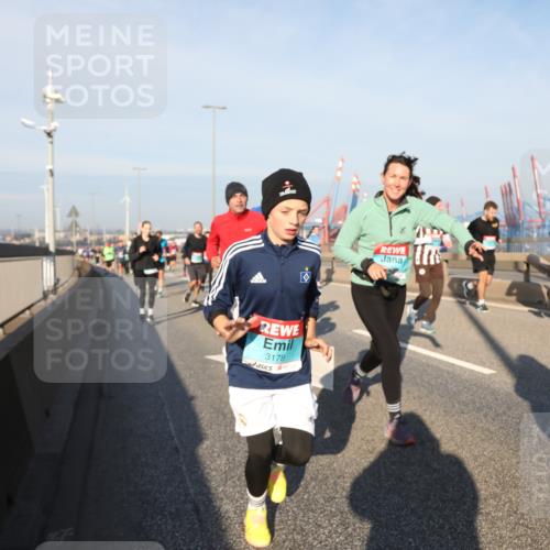 03.10.2025 - Köhlbrandbrückenlauf Yannick Fuchs http://msf.ph/oto/9177401 03.10.2025 08:48:26 Position 2 3178 meine-sportfotos.de