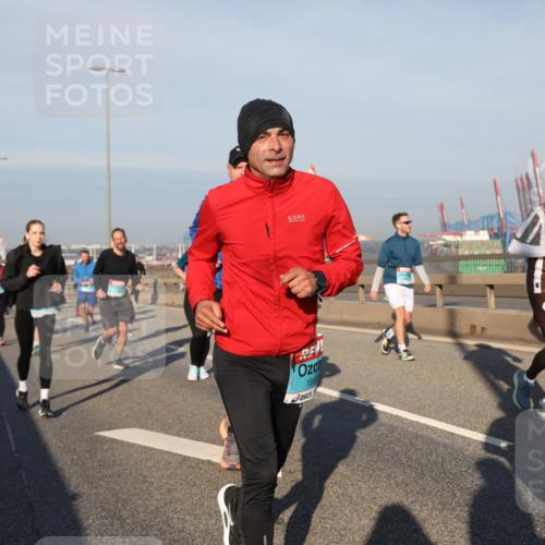 03.10.2025 - Köhlbrandbrückenlauf Yannick Fuchs http://msf.ph/oto/9177407 03.10.2025 08:48:27 Position 2 189 meine-sportfotos.de