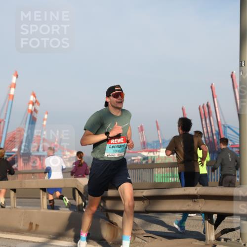 03.10.2025 - Köhlbrandbrückenlauf Yannick Fuchs http://msf.ph/oto/9177408 03.10.2025 08:27:55 Position 1 1008, 18 meine-sportfotos.de