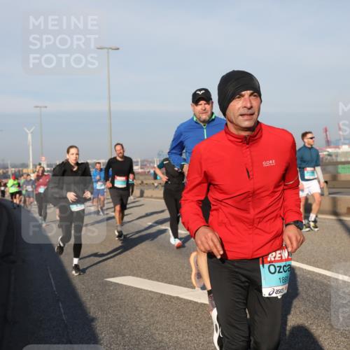 03.10.2025 - Köhlbrandbrückenlauf Yannick Fuchs http://msf.ph/oto/9177410 03.10.2025 08:48:27 Position 2 1891 meine-sportfotos.de