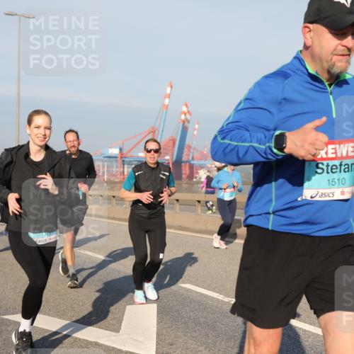 03.10.2025 - Köhlbrandbrückenlauf Yannick Fuchs http://msf.ph/oto/9177415 03.10.2025 08:48:28 Position 2 1510 meine-sportfotos.de