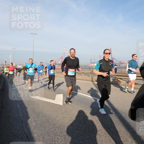 03.10.2025 - Köhlbrandbrückenlauf Yannick Fuchs http://msf.ph/oto/9177430 03.10.2025 08:48:30 Position 2  meine-sportfotos.de