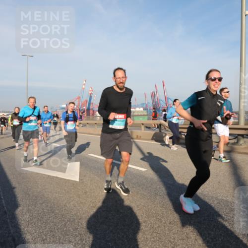 03.10.2025 - Köhlbrandbrückenlauf Yannick Fuchs http://msf.ph/oto/9177438 03.10.2025 08:48:30 Position 2 1797 meine-sportfotos.de