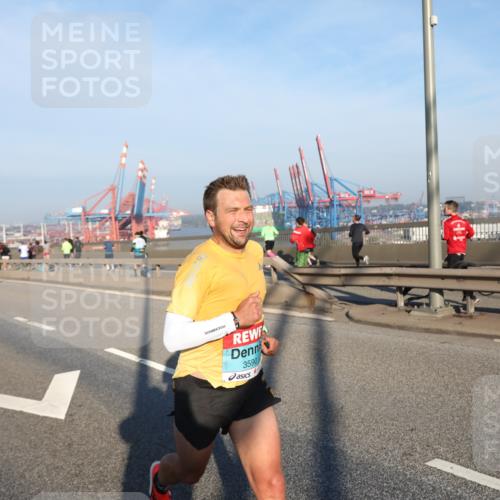 03.10.2025 - Köhlbrandbrückenlauf Yannick Fuchs http://msf.ph/oto/9177457 03.10.2025 08:28:02 Position 1 3590 meine-sportfotos.de