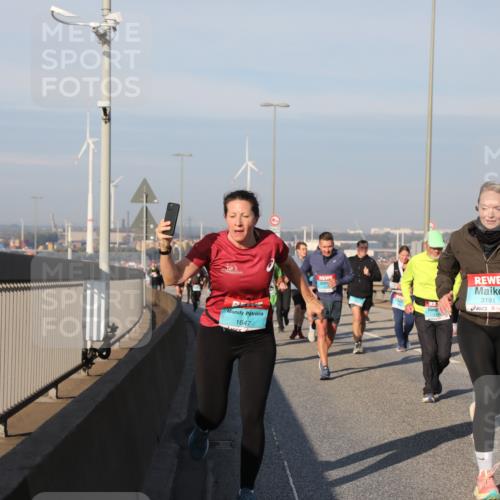 03.10.2025 - Köhlbrandbrückenlauf Yannick Fuchs http://msf.ph/oto/9177458 03.10.2025 08:48:32 Position 2 1647, 3191 meine-sportfotos.de