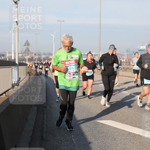 03.10.2025 - Köhlbrandbrückenlauf Yannick Fuchs http://msf.ph/oto/9177483 03.10.2025 08:48:36 Position 2 01276, 1492 meine-sportfotos.de