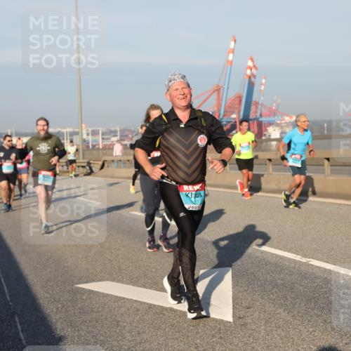 03.10.2025 - Köhlbrandbrückenlauf Yannick Fuchs http://msf.ph/oto/9177559 03.10.2025 08:48:45 Position 2  meine-sportfotos.de