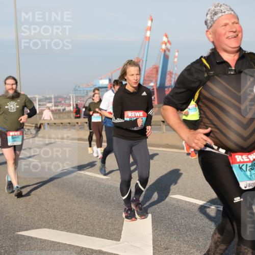 03.10.2025 - Köhlbrandbrückenlauf Yannick Fuchs http://msf.ph/oto/9177566 03.10.2025 08:48:45 Position 2 7 meine-sportfotos.de