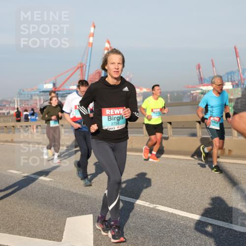 03.10.2025 - Köhlbrandbrückenlauf Yannick Fuchs http://msf.ph/oto/9177574 03.10.2025 08:48:46 Position 2 1390, 2758 meine-sportfotos.de
