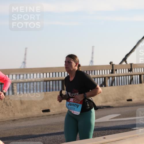 03.10.2025 - Köhlbrandbrückenlauf Yannick Fuchs http://msf.ph/oto/9177596 03.10.2025 08:29:31 Position 1 3210, 1773 meine-sportfotos.de