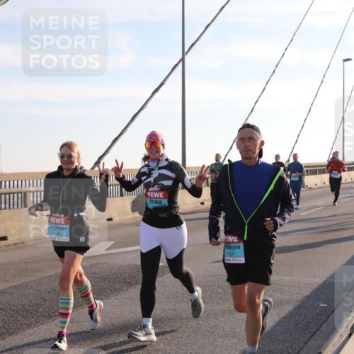03.10.2025 - Köhlbrandbrückenlauf Yannick Fuchs http://msf.ph/oto/9177659 03.10.2025 08:29:37 Position 1 1636, 1307 meine-sportfotos.de