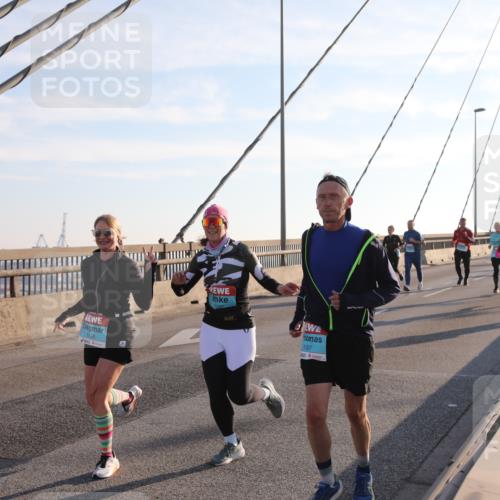 03.10.2025 - Köhlbrandbrückenlauf Yannick Fuchs http://msf.ph/oto/9177662 03.10.2025 08:29:37 Position 1 1636, 1307 meine-sportfotos.de