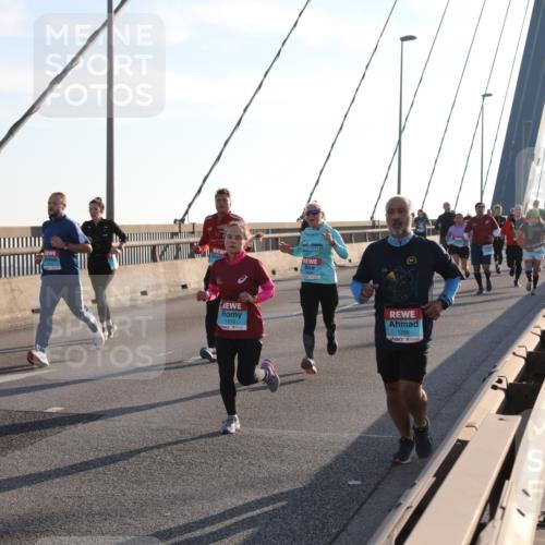 03.10.2025 - Köhlbrandbrückenlauf Yannick Fuchs http://msf.ph/oto/9177688 03.10.2025 08:29:40 Position 1 1515, 1296 meine-sportfotos.de