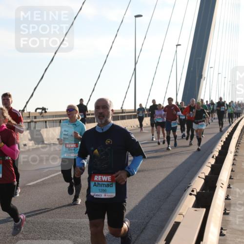 03.10.2025 - Köhlbrandbrückenlauf Yannick Fuchs http://msf.ph/oto/9177691 03.10.2025 08:29:40 Position 1 1515, 1514, 1296 meine-sportfotos.de