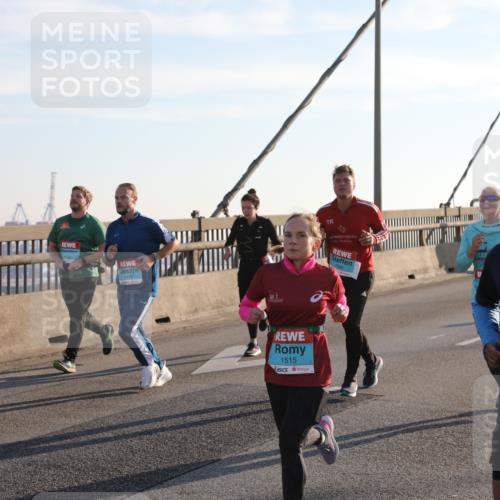03.10.2025 - Köhlbrandbrückenlauf Yannick Fuchs http://msf.ph/oto/9177694 03.10.2025 08:29:40 Position 1 1534, 1515, 1296 meine-sportfotos.de