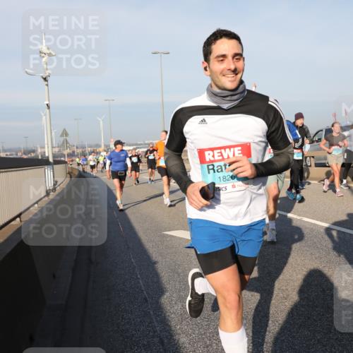 03.10.2025 - Köhlbrandbrückenlauf Yannick Fuchs http://msf.ph/oto/9177699 03.10.2025 08:48:57 Position 2 1820 meine-sportfotos.de