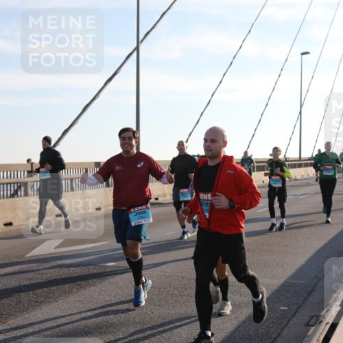 03.10.2025 - Köhlbrandbrückenlauf Yannick Fuchs http://msf.ph/oto/9177731 03.10.2025 08:29:44 Position 1 2964 meine-sportfotos.de
