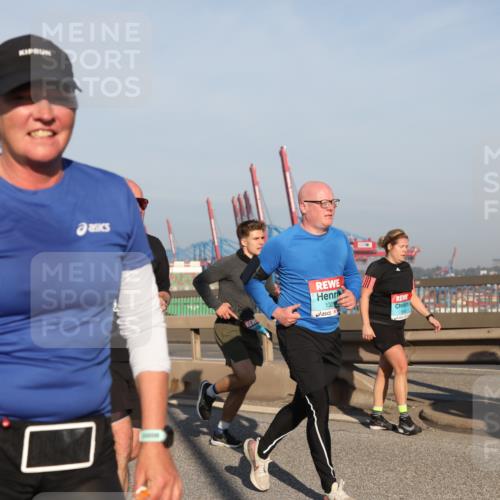 03.10.2025 - Köhlbrandbrückenlauf Yannick Fuchs http://msf.ph/oto/9177742 03.10.2025 08:49:03 Position 2 132 meine-sportfotos.de