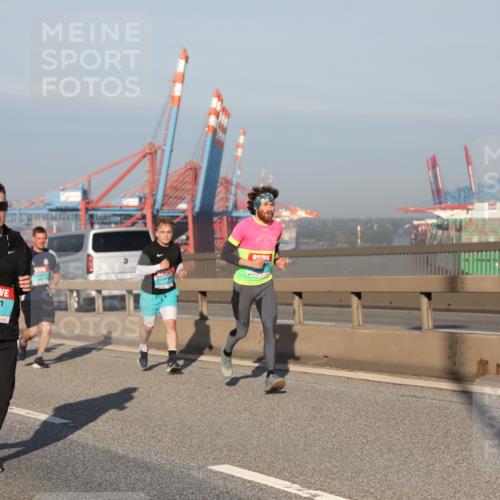 03.10.2025 - Köhlbrandbrückenlauf Yannick Fuchs http://msf.ph/oto/9177750 03.10.2025 08:49:05 Position 2 3395 meine-sportfotos.de