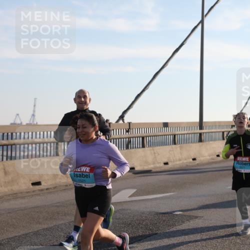 03.10.2025 - Köhlbrandbrückenlauf Yannick Fuchs http://msf.ph/oto/9177751 03.10.2025 08:29:46 Position 1 1521, 3371 meine-sportfotos.de