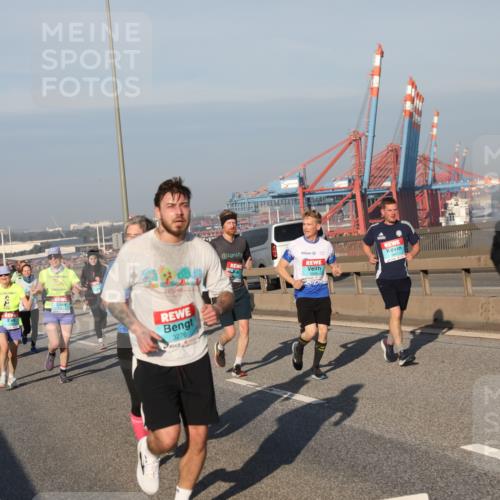 03.10.2025 - Köhlbrandbrückenlauf Yannick Fuchs http://msf.ph/oto/9177764 03.10.2025 08:49:06 Position 2 3276 meine-sportfotos.de