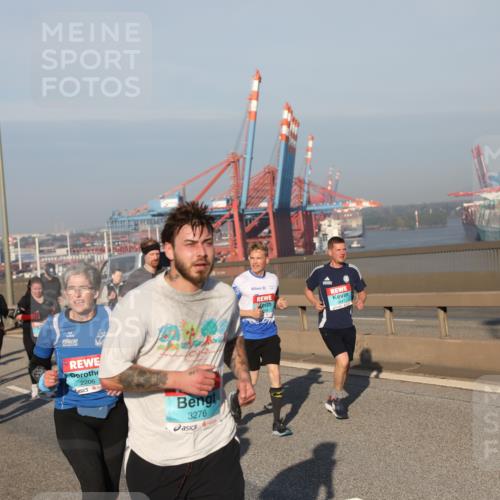 03.10.2025 - Köhlbrandbrückenlauf Yannick Fuchs http://msf.ph/oto/9177769 03.10.2025 08:49:07 Position 2 2206, 3276 meine-sportfotos.de