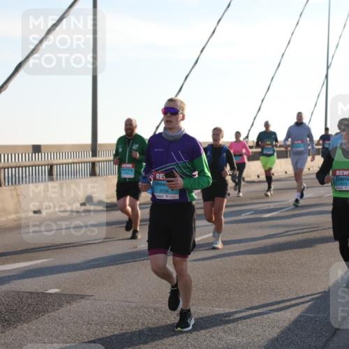 03.10.2025 - Köhlbrandbrückenlauf Yannick Fuchs http://msf.ph/oto/9177809 03.10.2025 08:29:51 Position 1 2034, 1674 meine-sportfotos.de