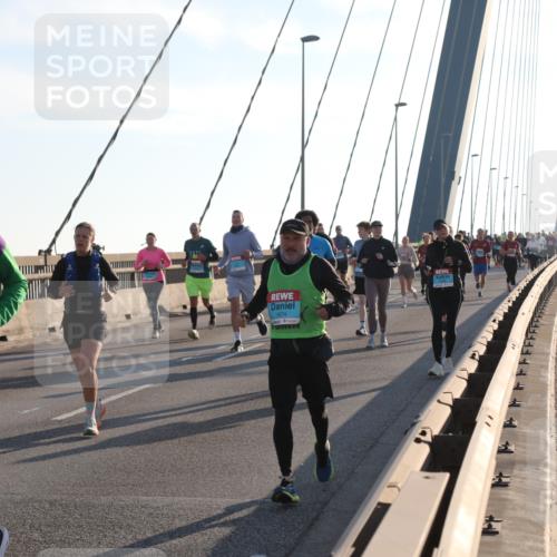 03.10.2025 - Köhlbrandbrückenlauf Yannick Fuchs http://msf.ph/oto/9177815 03.10.2025 08:29:52 Position 1 2034, 1674 meine-sportfotos.de