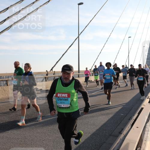 03.10.2025 - Köhlbrandbrückenlauf Yannick Fuchs http://msf.ph/oto/9177834 03.10.2025 08:29:54 Position 1 1674 meine-sportfotos.de