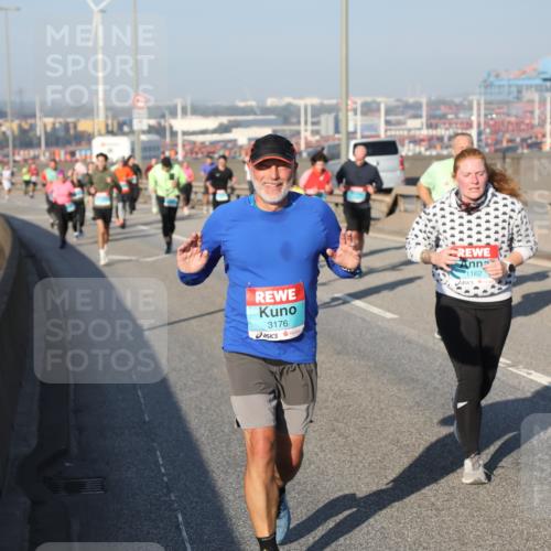 03.10.2025 - Köhlbrandbrückenlauf Yannick Fuchs http://msf.ph/oto/9177841 03.10.2025 08:49:14 Position 2 3176, 1162 meine-sportfotos.de