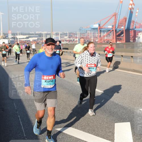 03.10.2025 - Köhlbrandbrückenlauf Yannick Fuchs http://msf.ph/oto/9177848 03.10.2025 08:49:14 Position 2 3176 meine-sportfotos.de